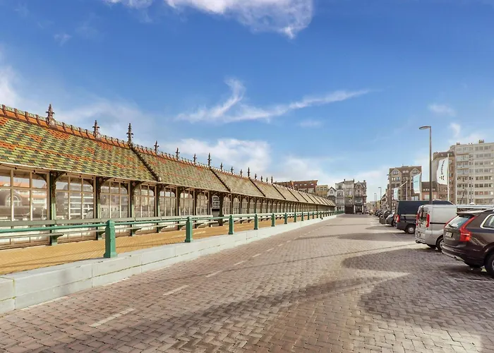 Apartment Near Marina With Sea Views, Cleaning Included