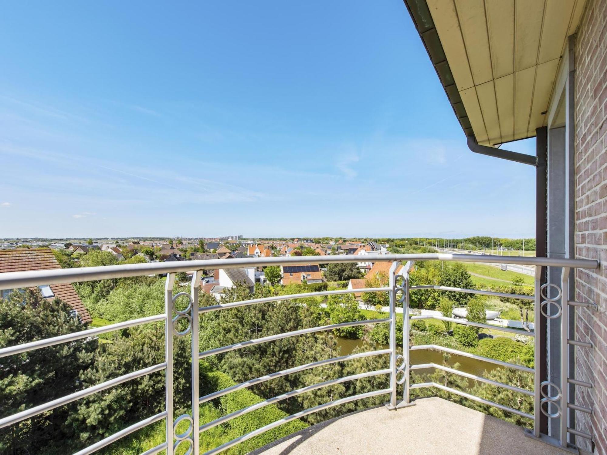 Apartment Near Marina With Sea Views, Cleaning Included Appartement